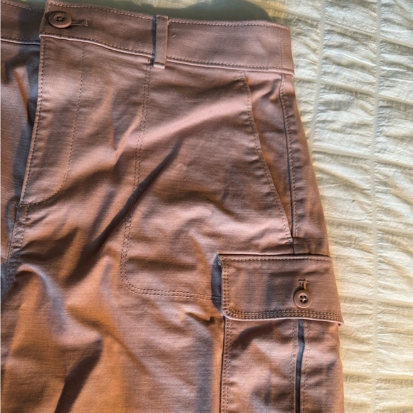 LOFT  Cargo Style Shorts, 2, Mauve, Button/Zip Closure, Unfinished Hem - Picture 2 of 8